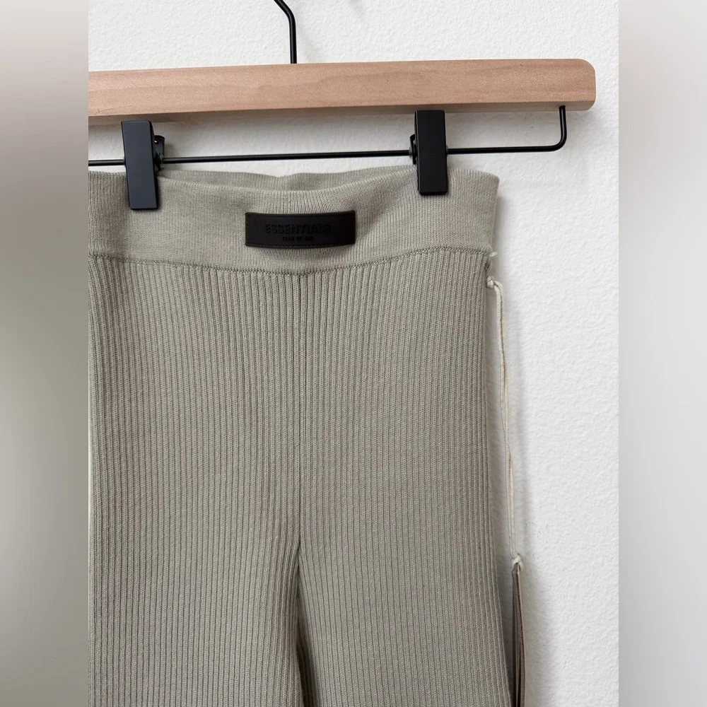 NWT The Fear Of God ESSENTIALS Ribbed Leggings in Seal Grey Size XS - Picture 8 of 11